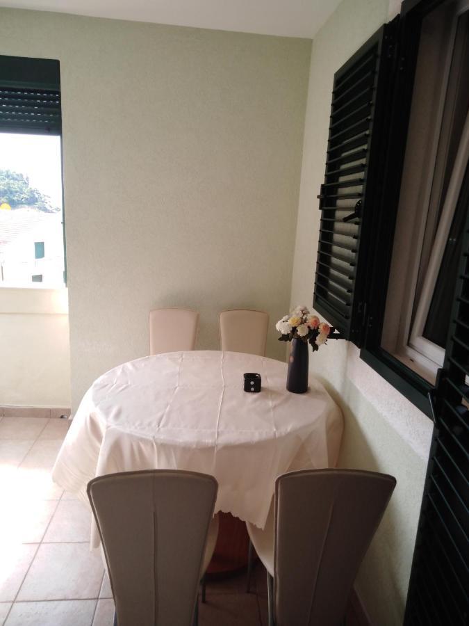 Apartman Ozi Petrovac Dış mekan fotoğraf